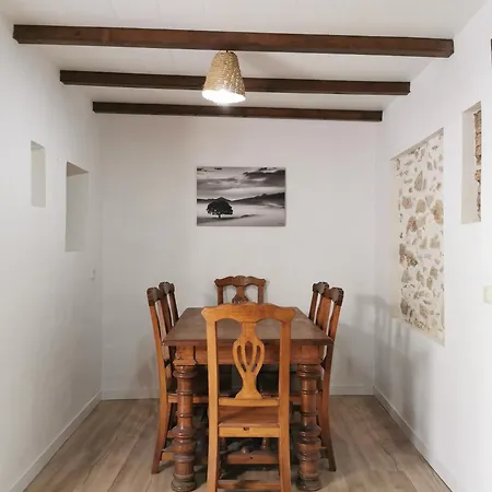 La Cuadra Holiday home Villaluenga Del Rosario